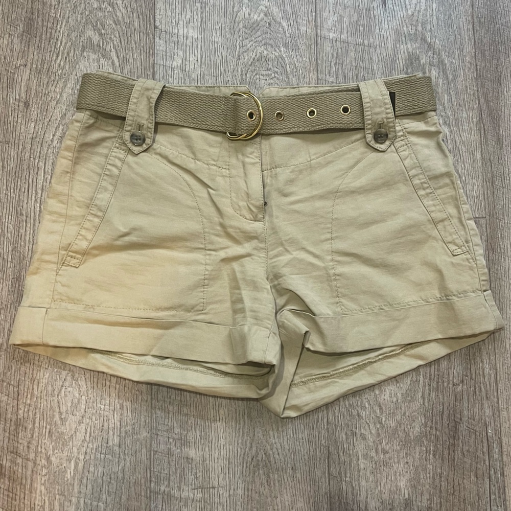 Theory Khaki Shorts with Belt‎